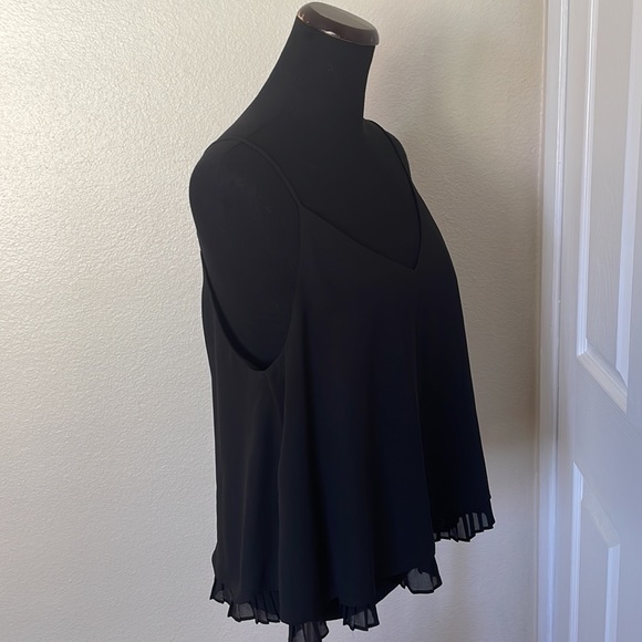 Tilldon Black spagehetti strap Pleated Bottom Top - Picture 7 of 9